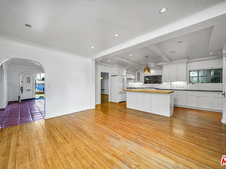 333 S Roxbury Dr — Photo 18
