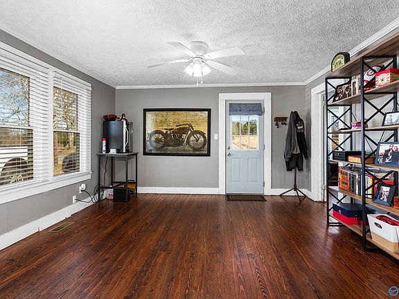 5th image of 912 Rabbittown Rd