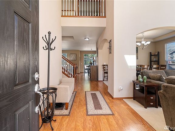 3rd image of 3911 Steinerberg St SE