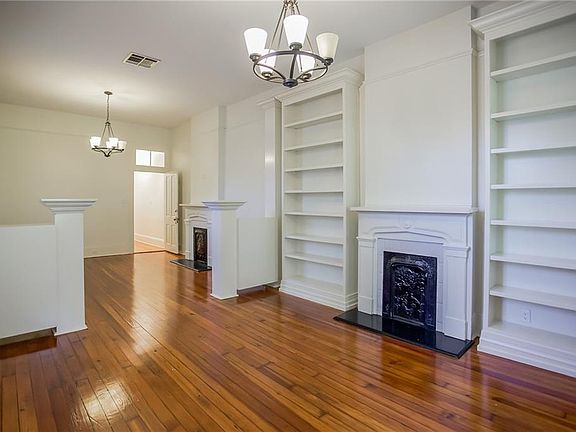 3rd image of 811 Exposition Blvd #1/2