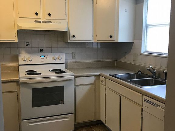 4th image of 1721 Huntwood St