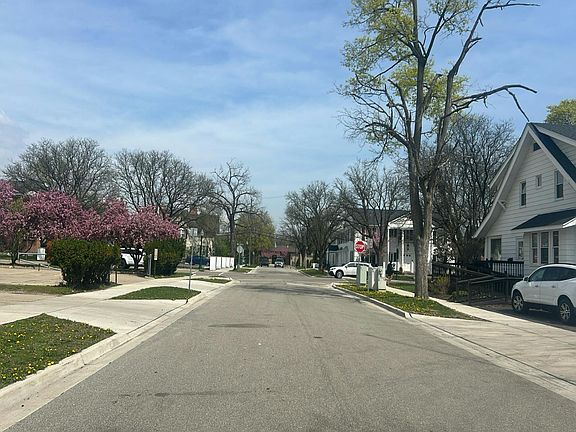 5th image of 434 Oak St