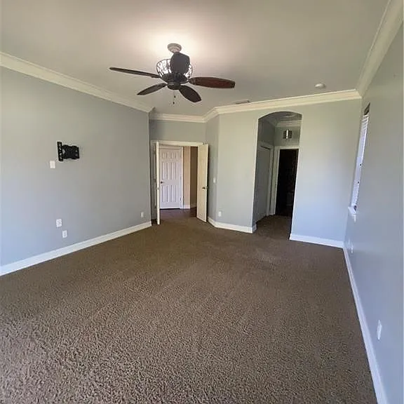 2427 Ashbury Cir — Photo 10