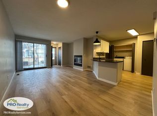 1775 Donegal Dr APT 5, Woodbury, MN 55125