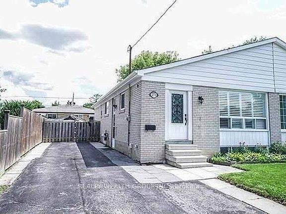 2nd image of 271 McConvey Dr