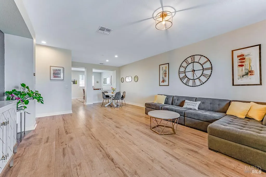 218 Johnson Street - Photo 3