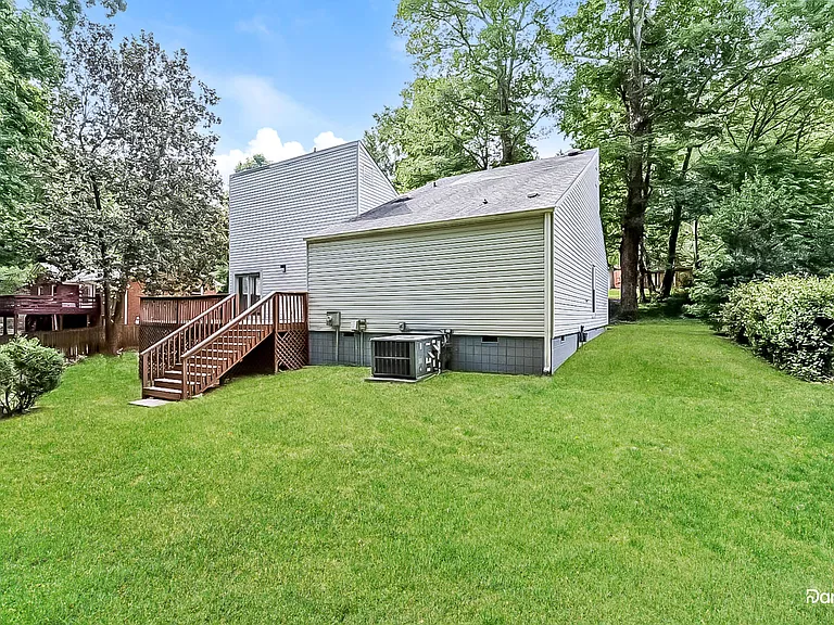 1708 Three Meadows Rd — Photo 15