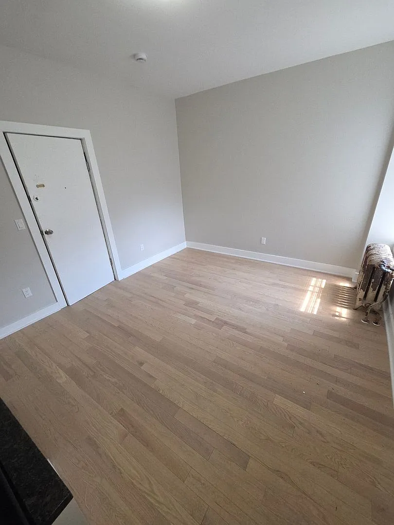 090 - 29 BENTLEY REALTY, LLC — Photo 3