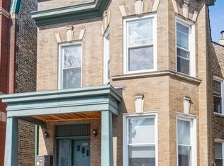 1324 W Barry Ave #1, Chicago, IL 60657