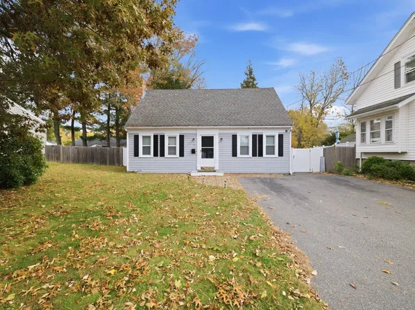 30 Ettrick St, Brockton, MA 02301