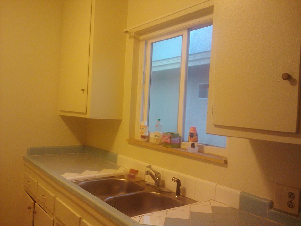 2nd image of 412 Calle Cinco APT 2