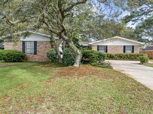 35 Hickory Ave, Shalimar, FL 32579