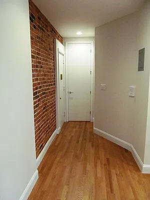 Rented by PMG Real Estate  | media 27