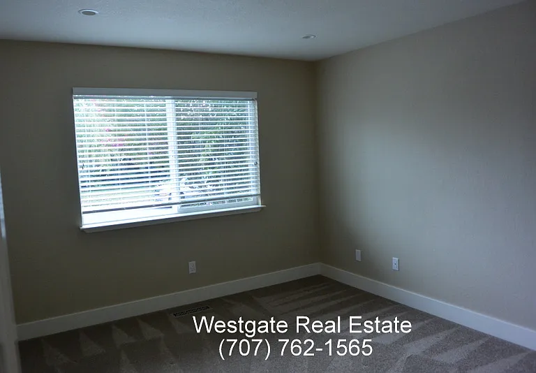 530 Chase St — Photo 12