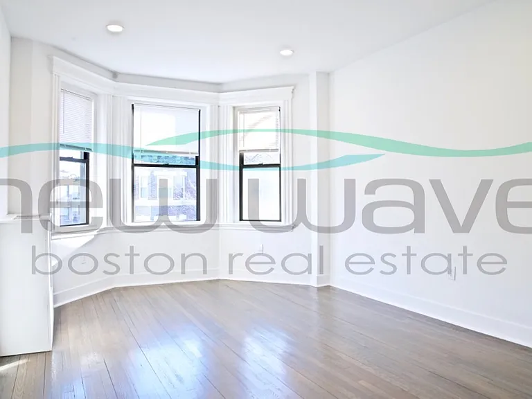 11 Queensberry St #22 — Photo 1