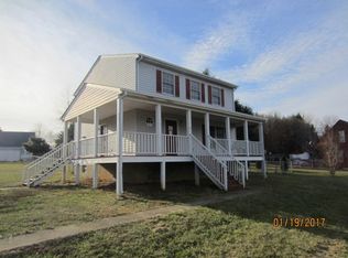 119 E Spencer Rd, Hurt, VA 24563