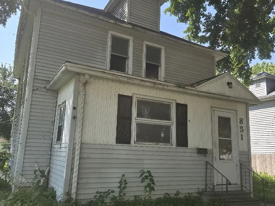 851 Dawson St