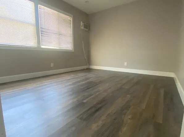 326 N Mountain View St, Santa Ana, CA 92703