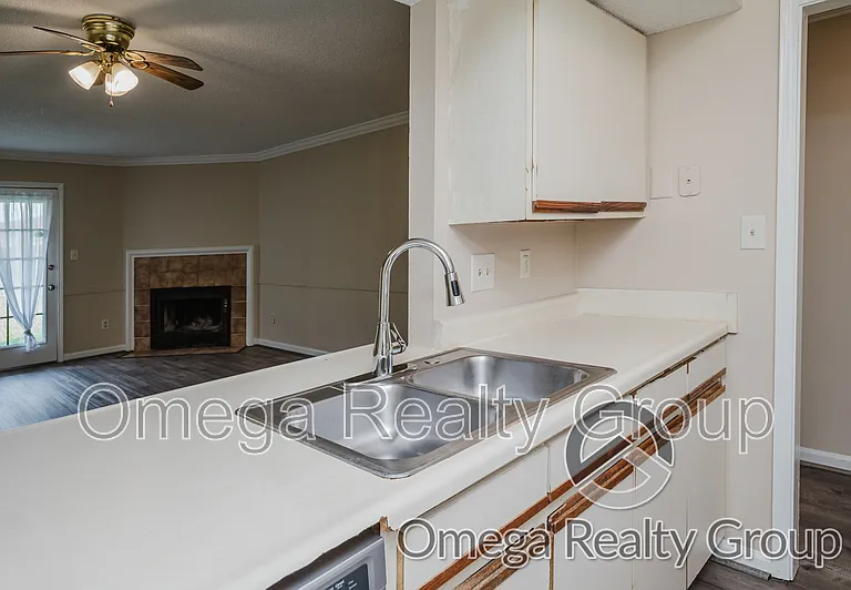 3638 Castle Ridge Rd — Photo 12