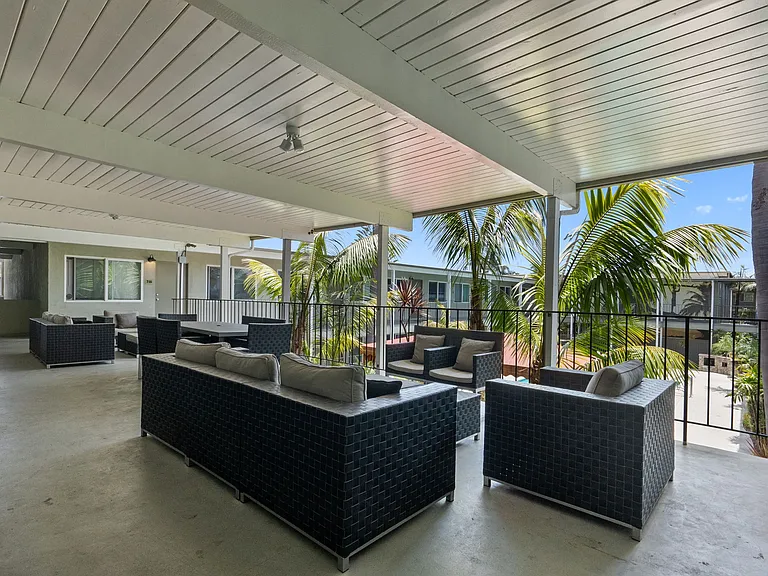 The Tahitian Apartments — Photo 12