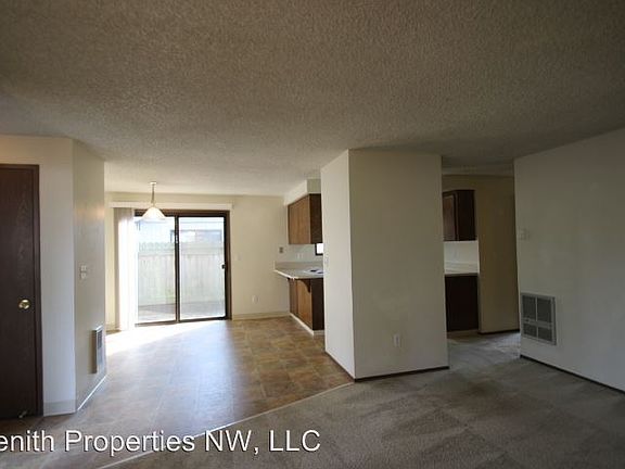 3rd image of 2900 NE 86th Ave