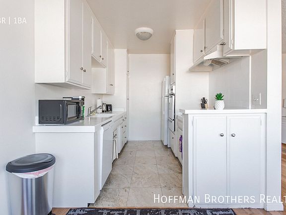 3rd image of 727 N Hayworth Ave #7