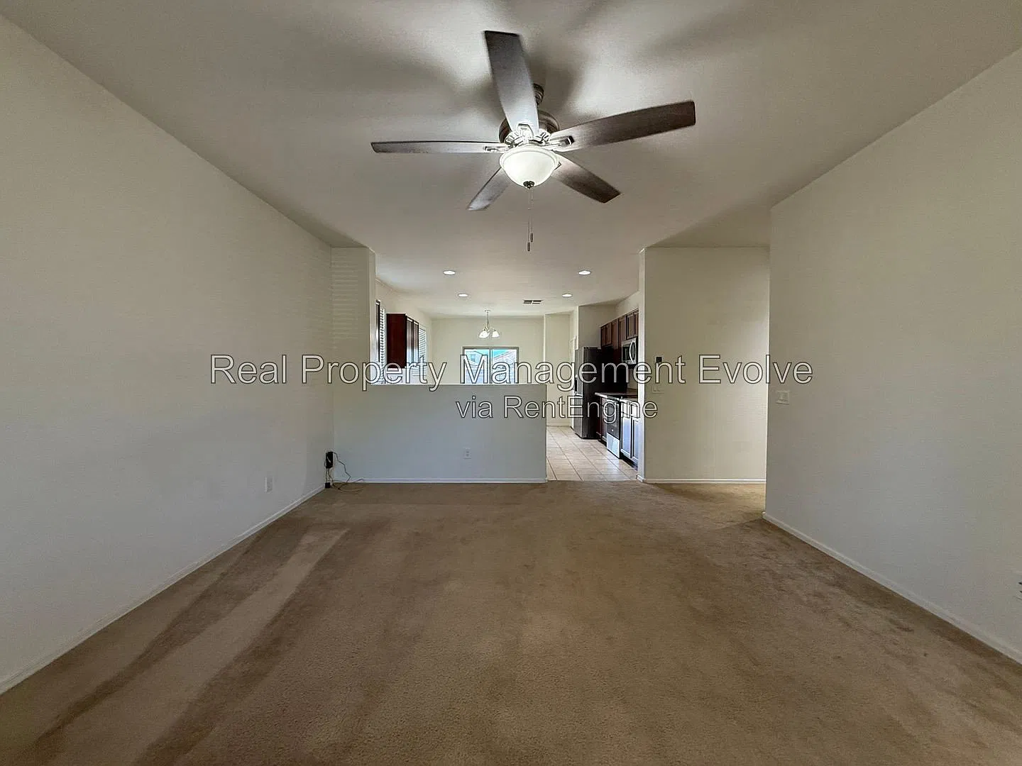 3 bed, 2.0 bath, 1460 sqft, $2,050 — Photo 4