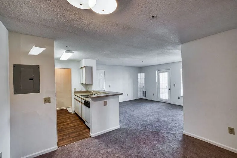 Brook Ridge Apartments — Photo 4