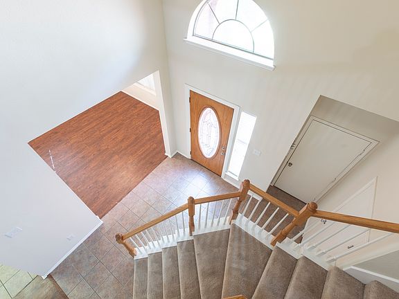 5th image of 521 Cypress Hill Dr