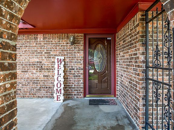 3rd image of 4603 Yosemite Dr