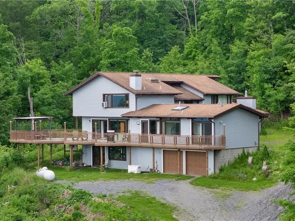 4570 Vine Rd, Penn Yan, NY 14527