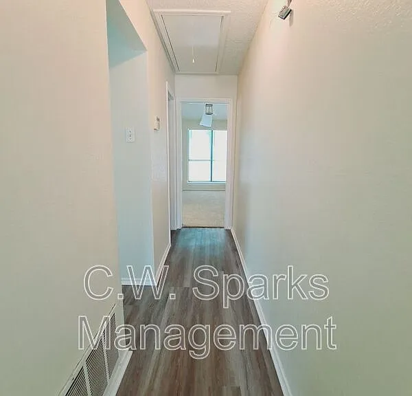 926 Westover Dr — Photo 4
