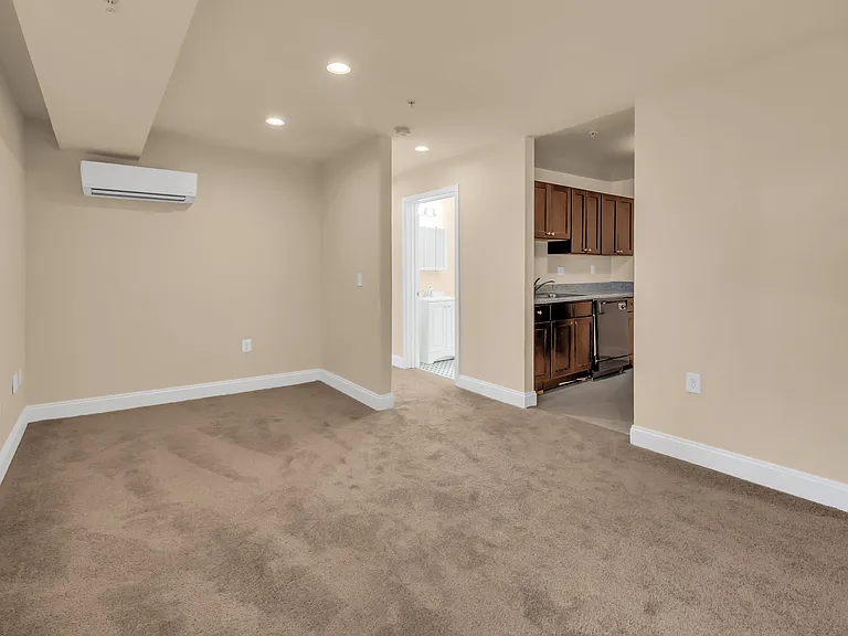 1825 Maryland Avenue — Photo 15