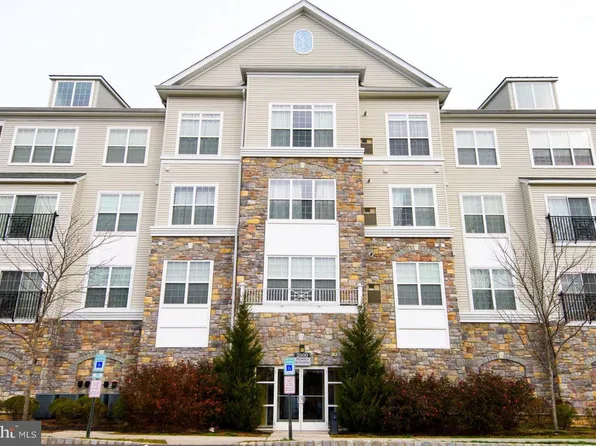 2304 Lydia Hollow Dr #B5, Glen Mills, PA 19342