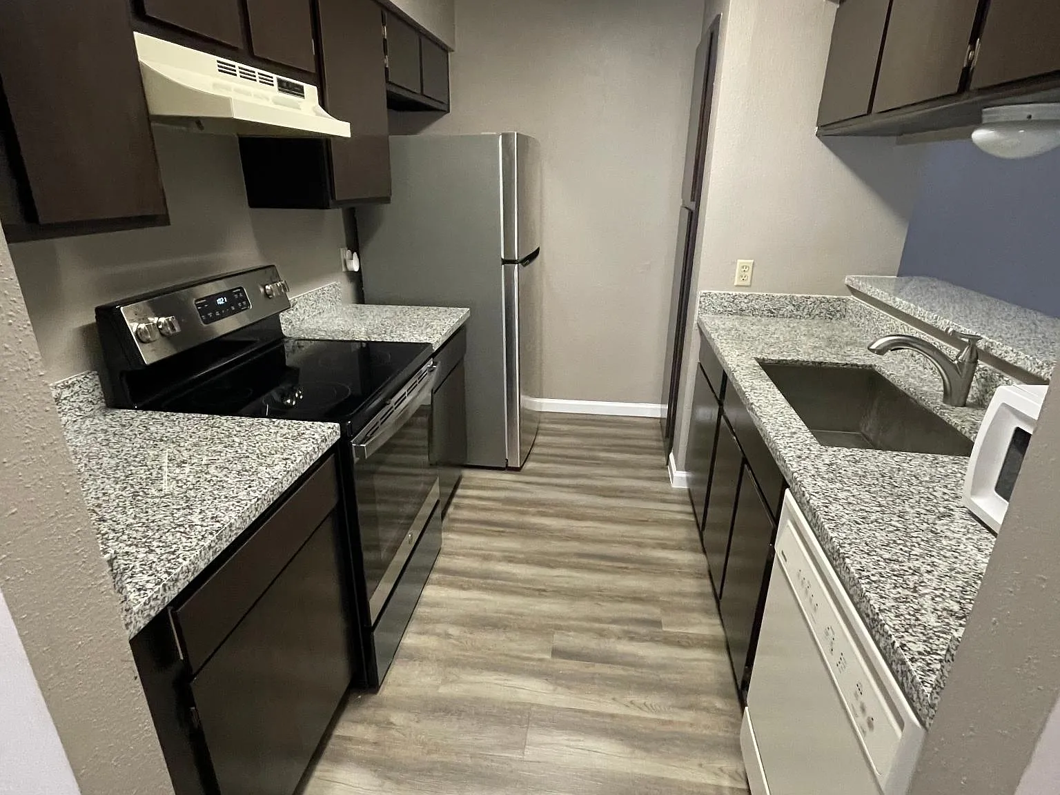 2 bed, 1200 sqft, $1,575 — Photo 3
