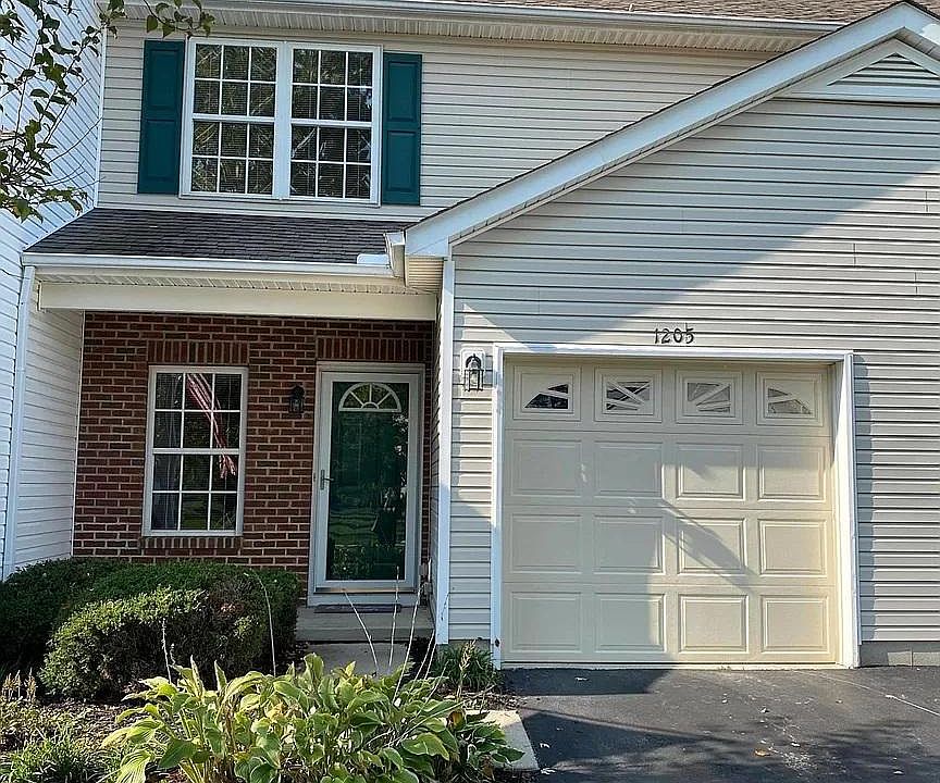 1st image of 1205 Grove Dr #503