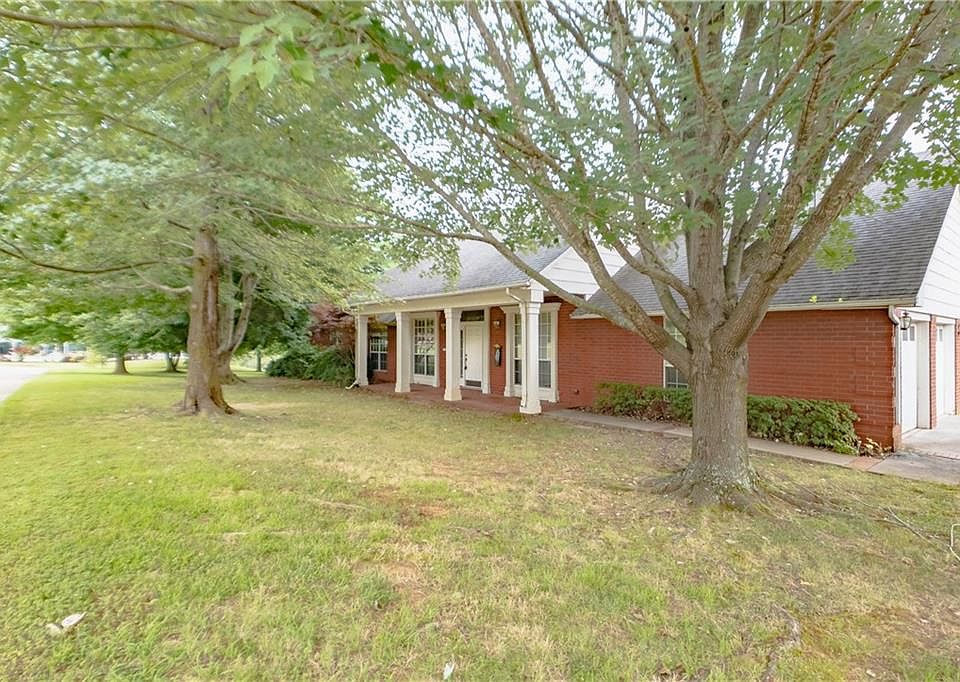 2nd image of 2739 E Boardwalk Ct