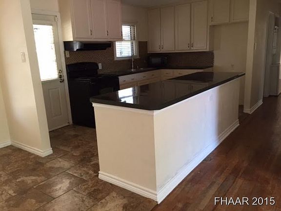 4th image of 1301 Hermosa Dr