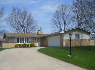 5940 Alma Dr, Rockford, IL 61108
