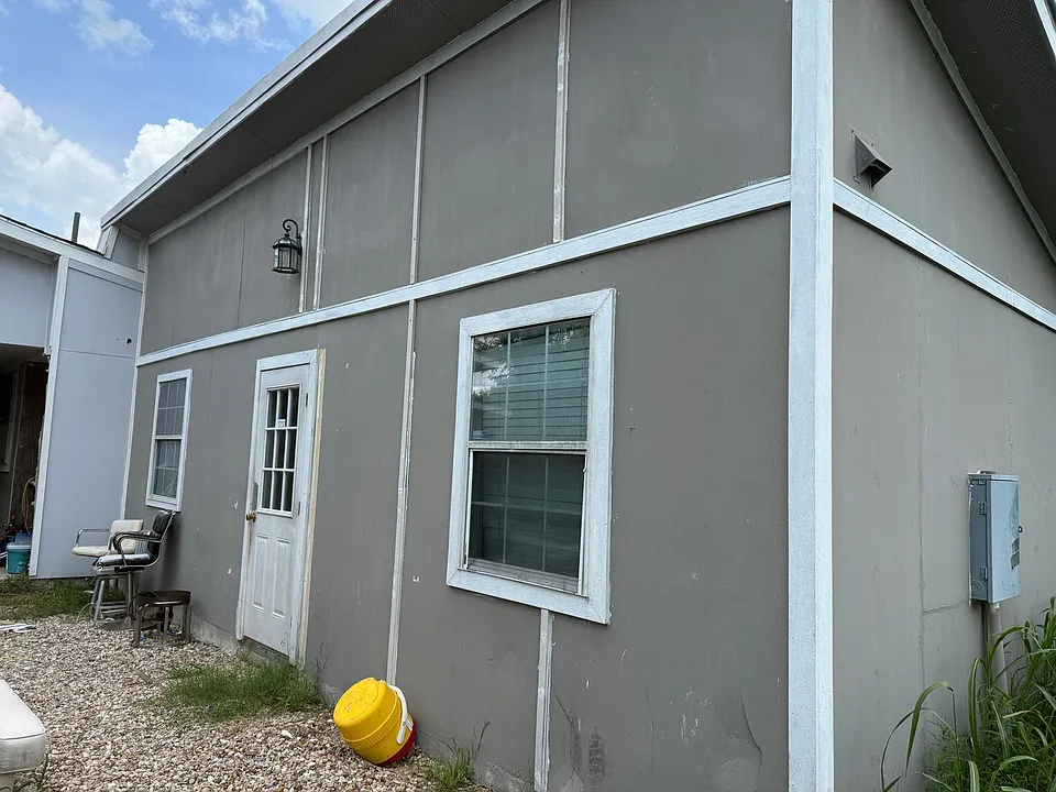 Building Photo 3