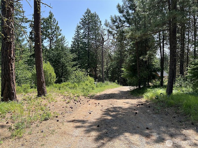 4th image of 1571 Summit View Road
