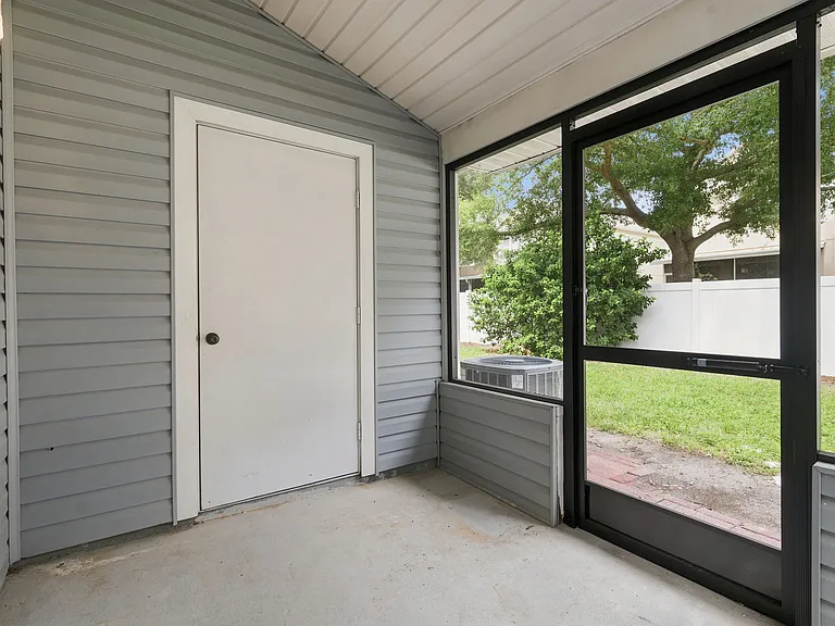 8511 J R Manor Dr — Photo 40