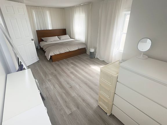 4th image of 225 Roosevelt Ave Floor 2