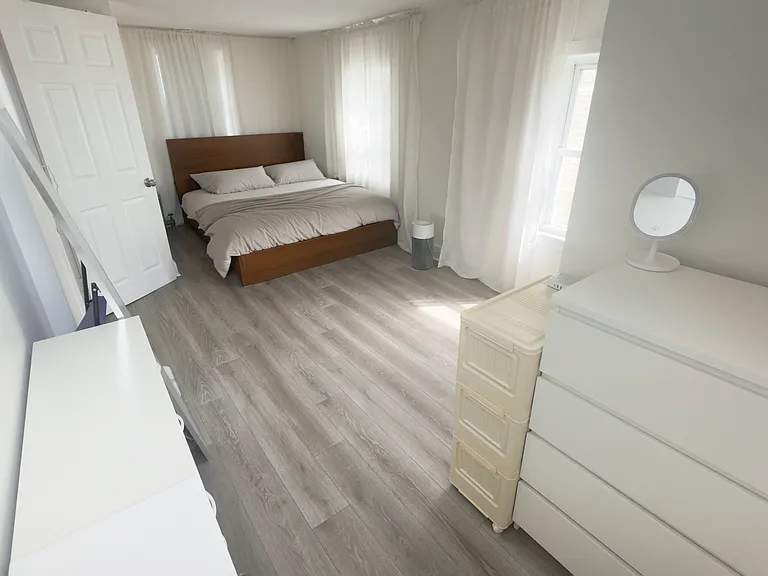 225 Roosevelt Ave #2 — Photo 4