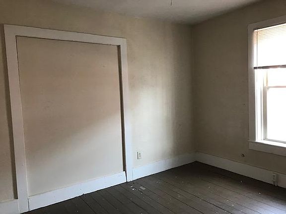 4th image of 1 E College Ave