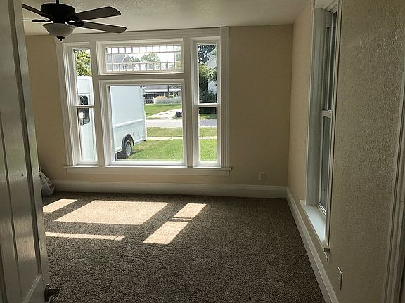 4th image of 400 W 1st St