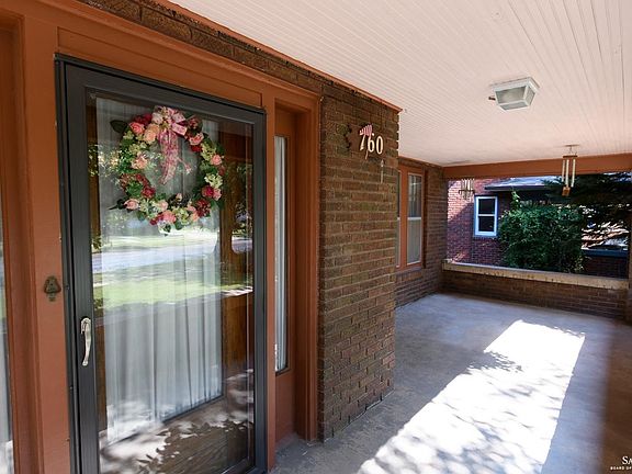 3rd image of 760 Highland Ave