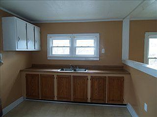 4th image of 218 Tates Creek Ave