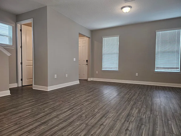 14371 Braemar St — Photo 4