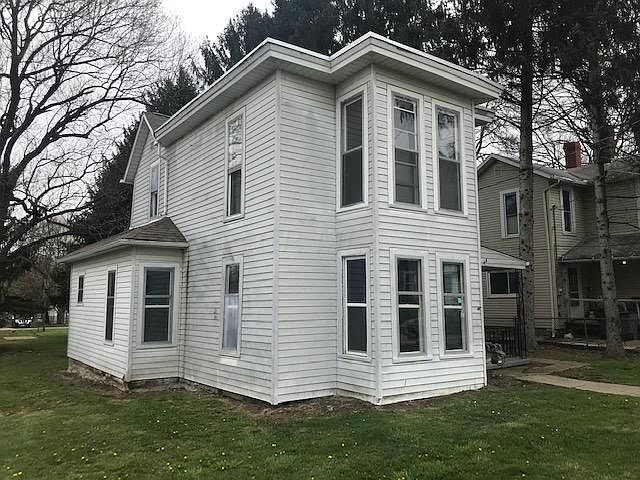 1st image of 64 E Pratt St